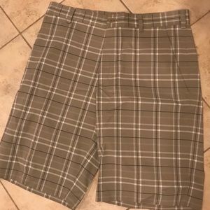Nike dri fit medium size stretch golf